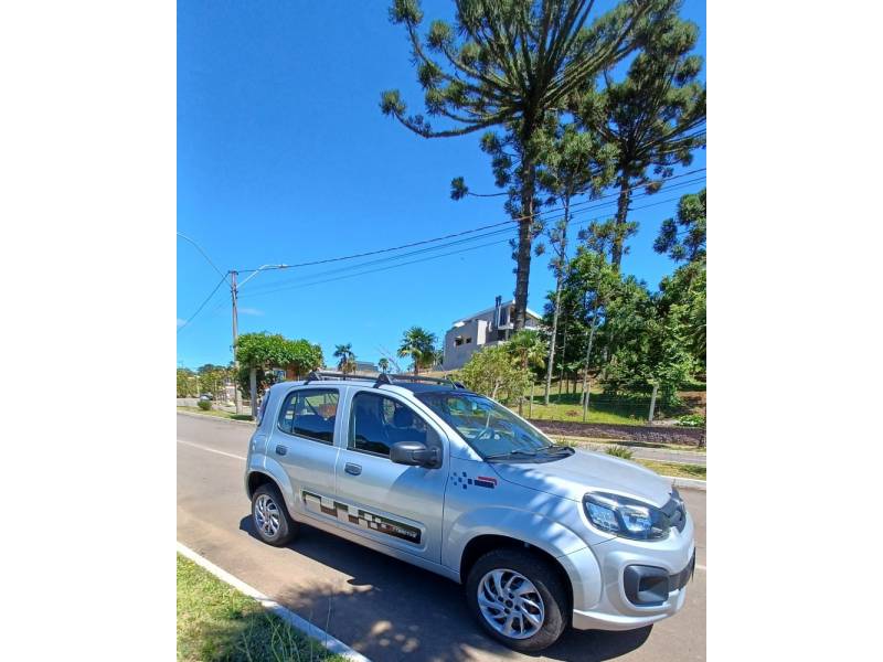 FIAT - UNO - 2021/2021 - Prata - R$ 49.990,00