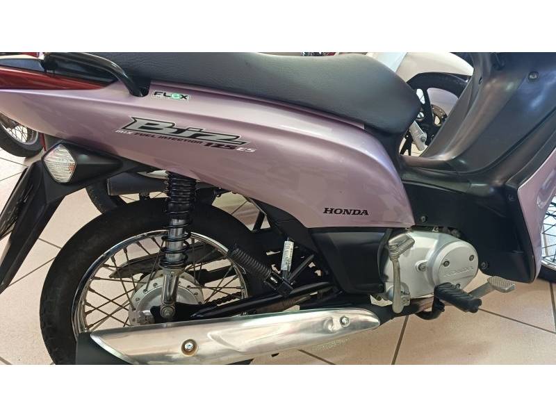 HONDA - BIZ 125 - 2011/2011 - Rosa - R$ 10.990,00