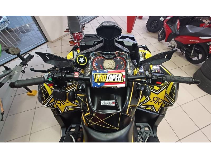 CAN-AM - OUTLANDER - 2014/2014 - Amarela - R$ 69.900,00